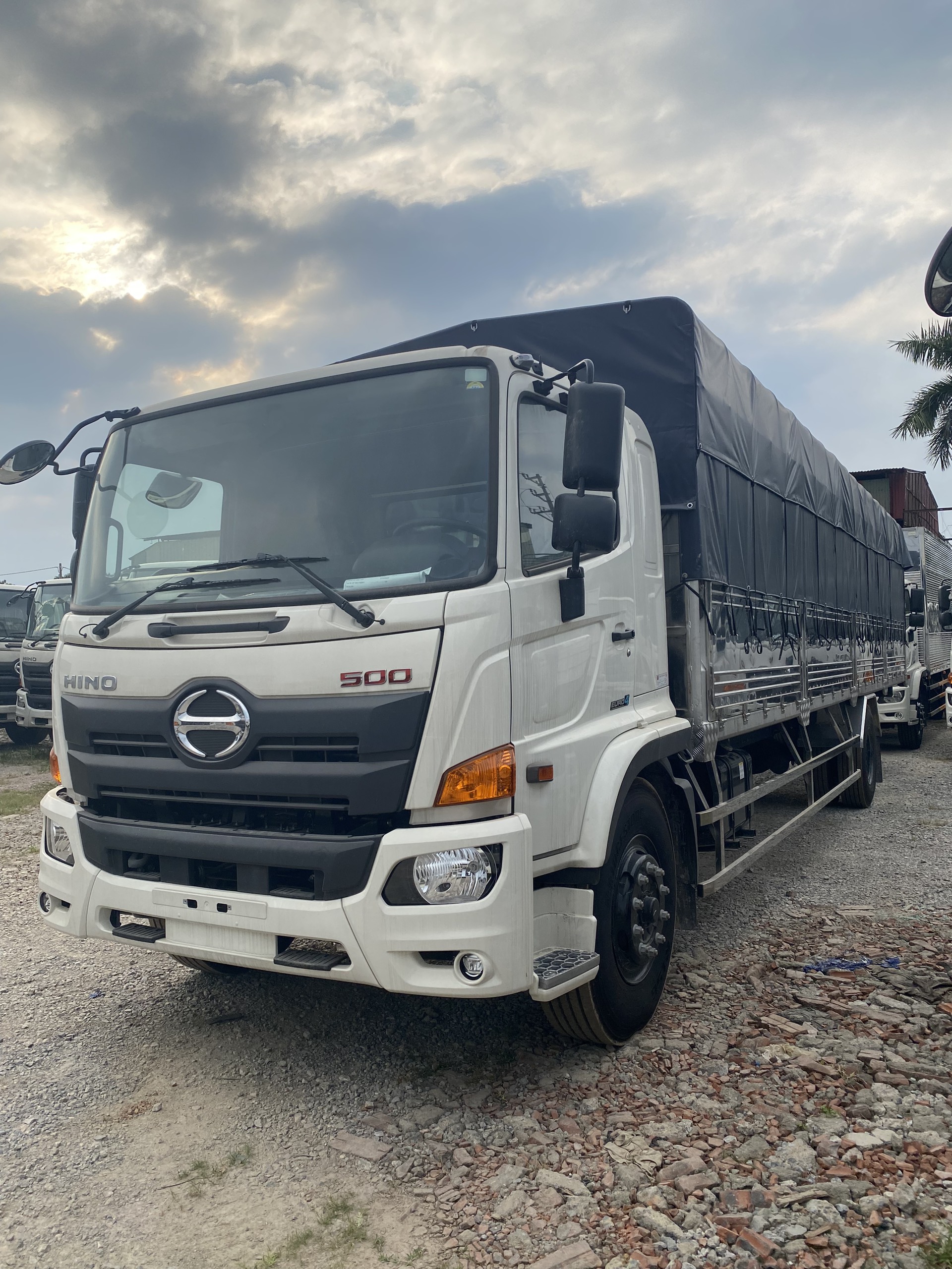 Xe tải Hino FL8JW7A 15 tấn